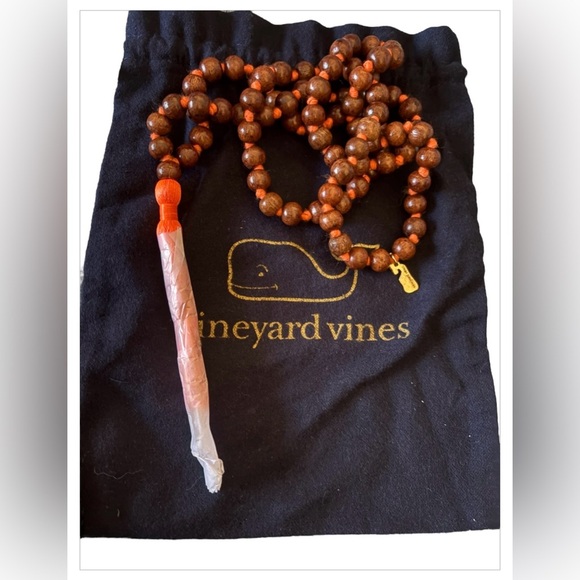 Vineyard Vines Wood Beaded Tassel Necklace with dustbag. - Picture 5 of 7